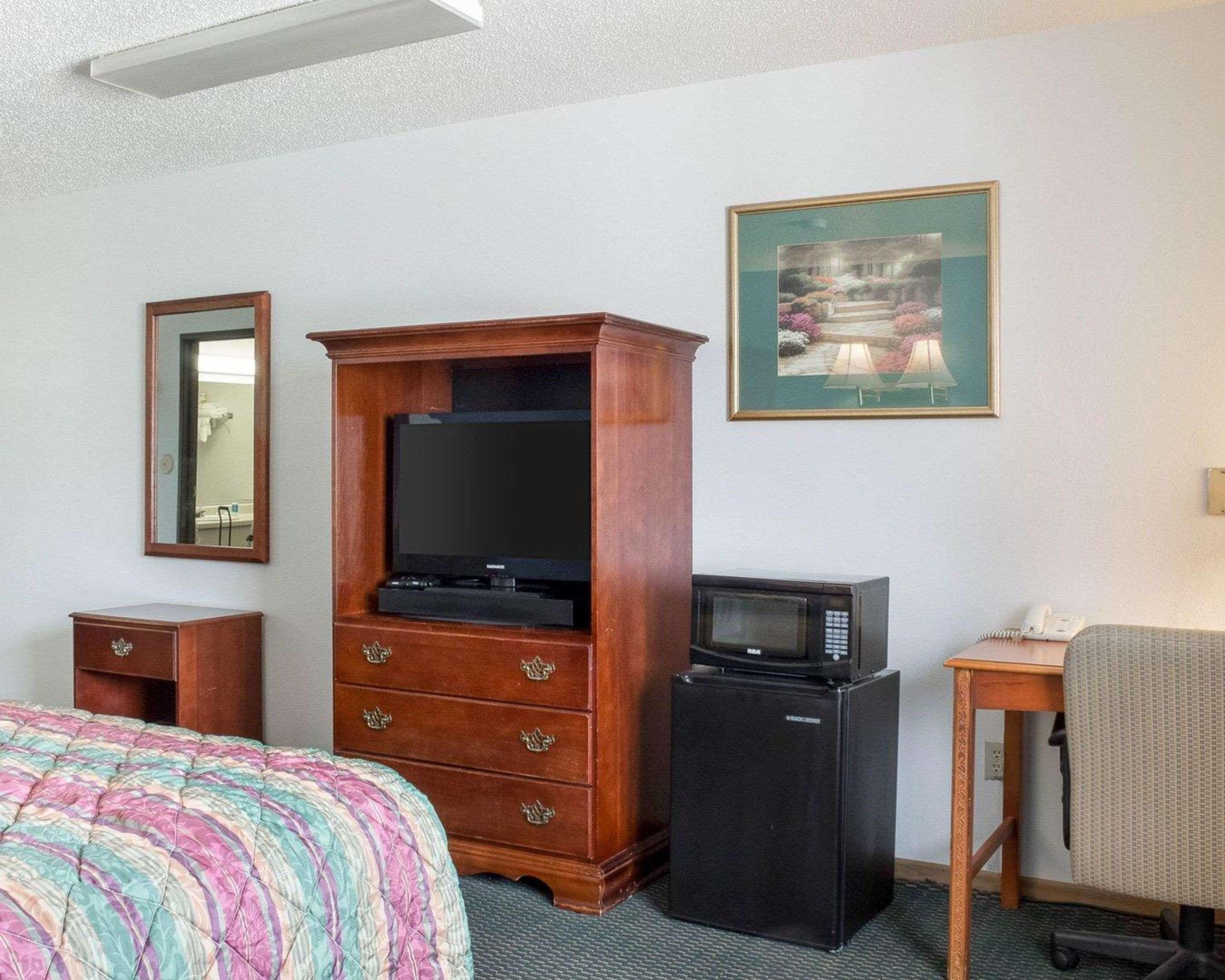Rodeway Inn West Fargo Bagian luar foto