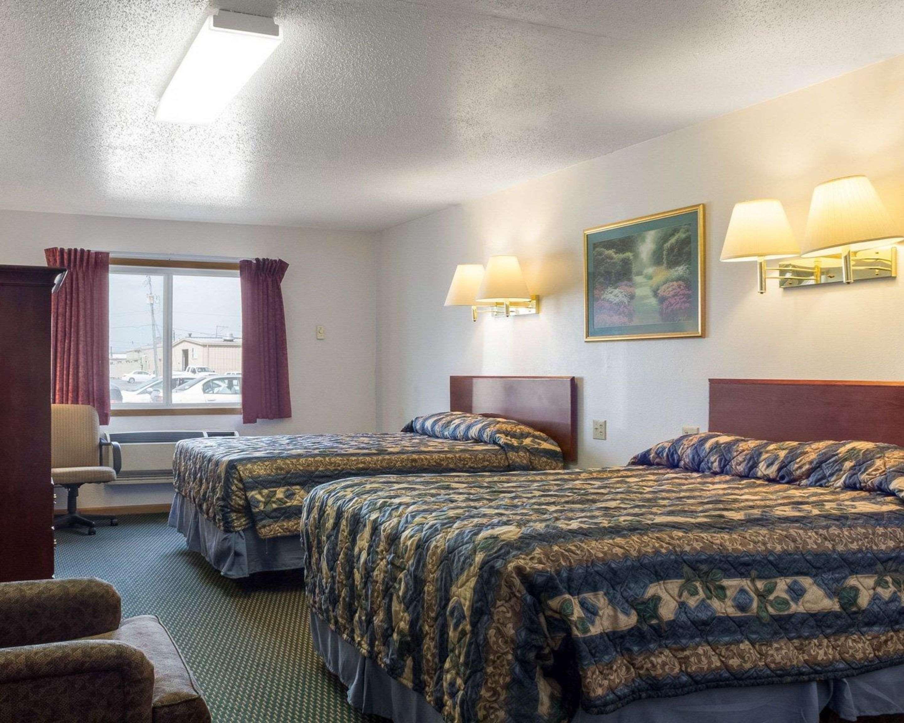 Rodeway Inn West Fargo Bagian luar foto