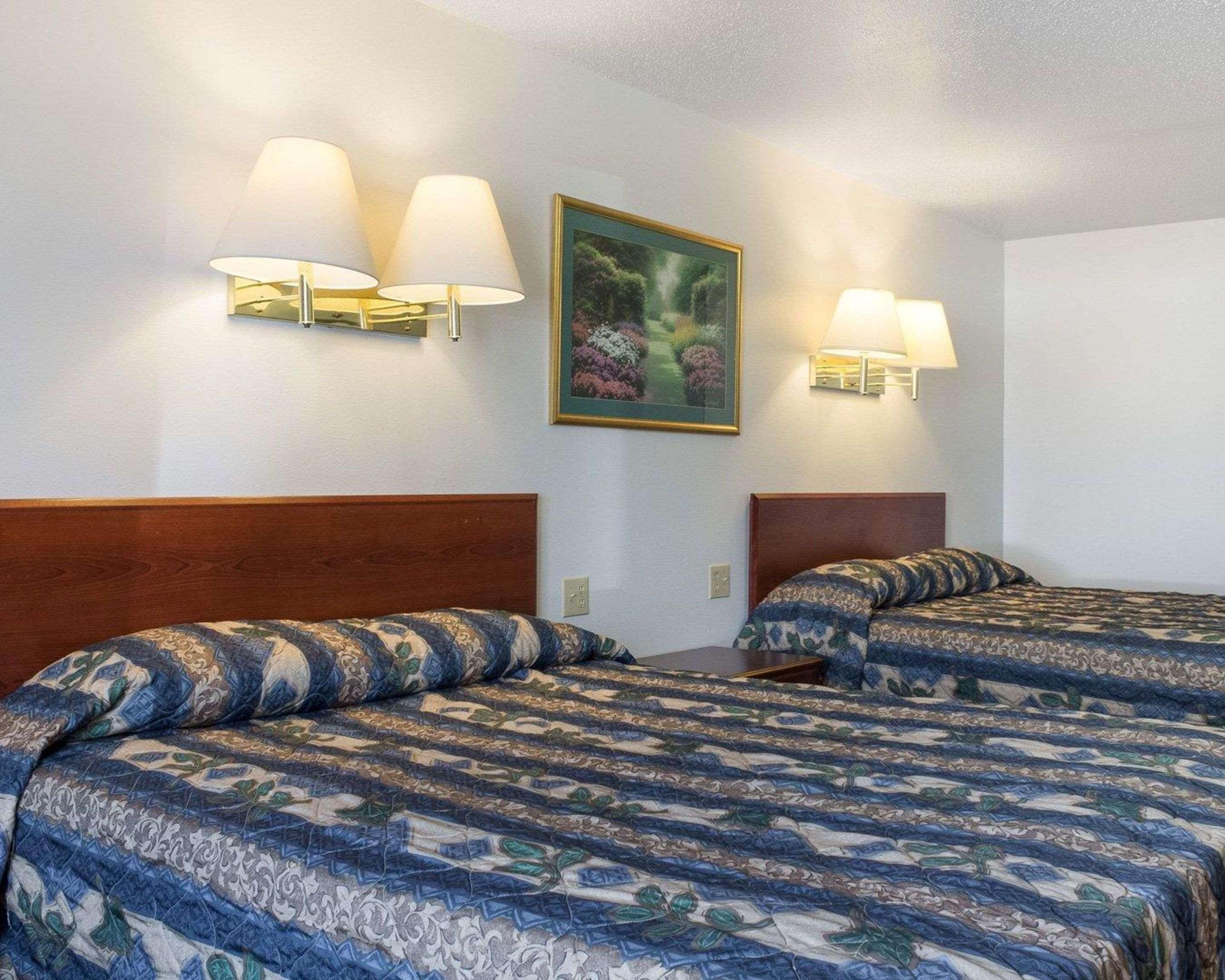 Rodeway Inn West Fargo Bagian luar foto