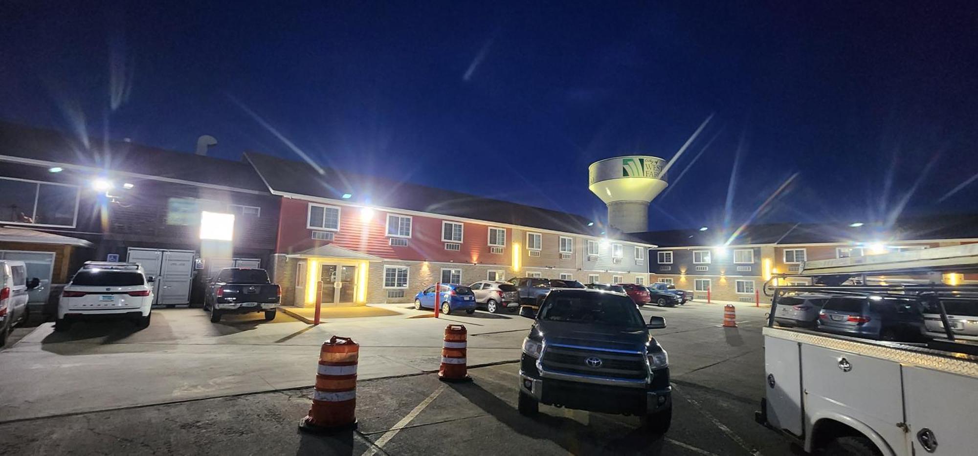 Rodeway Inn West Fargo Bagian luar foto
