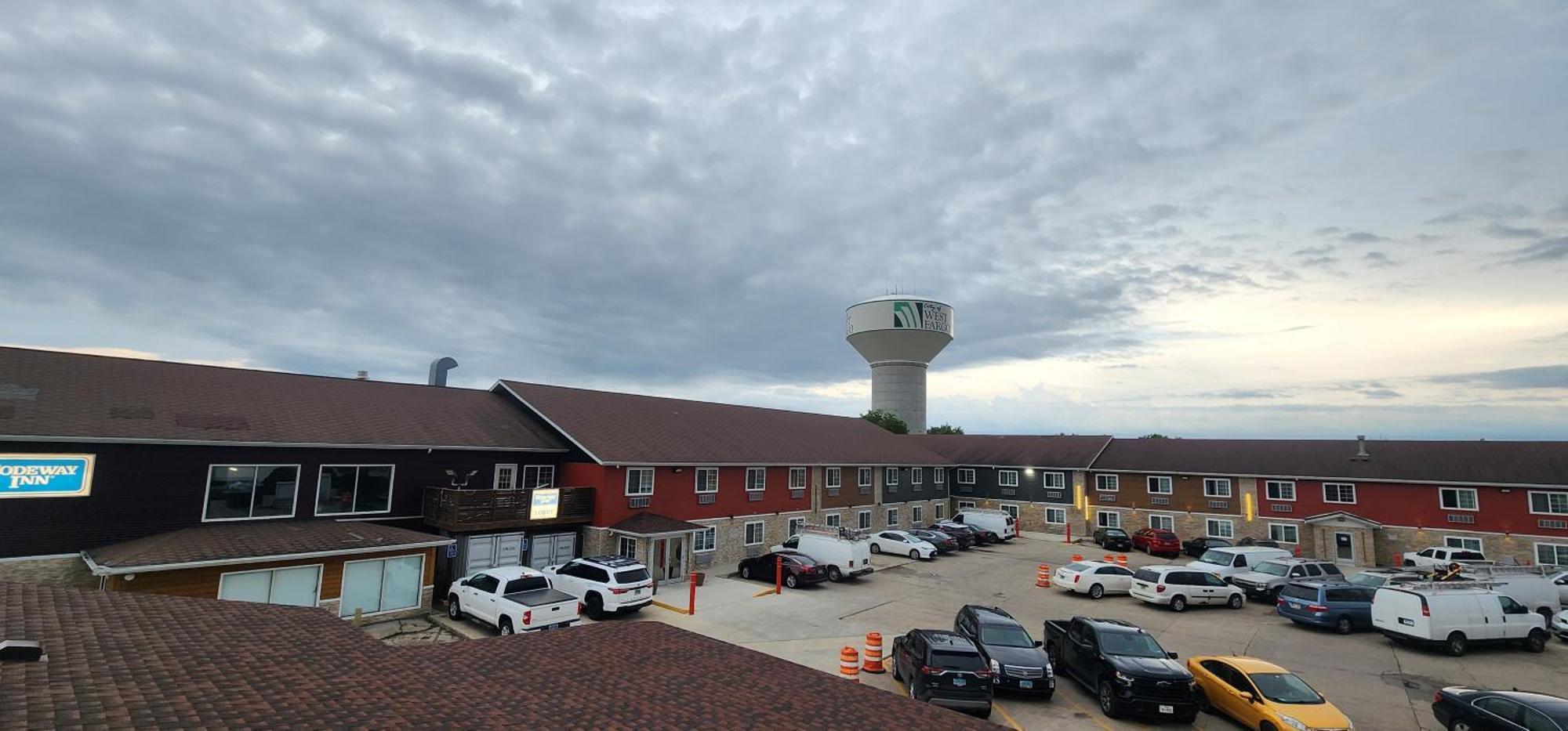 Rodeway Inn West Fargo Bagian luar foto