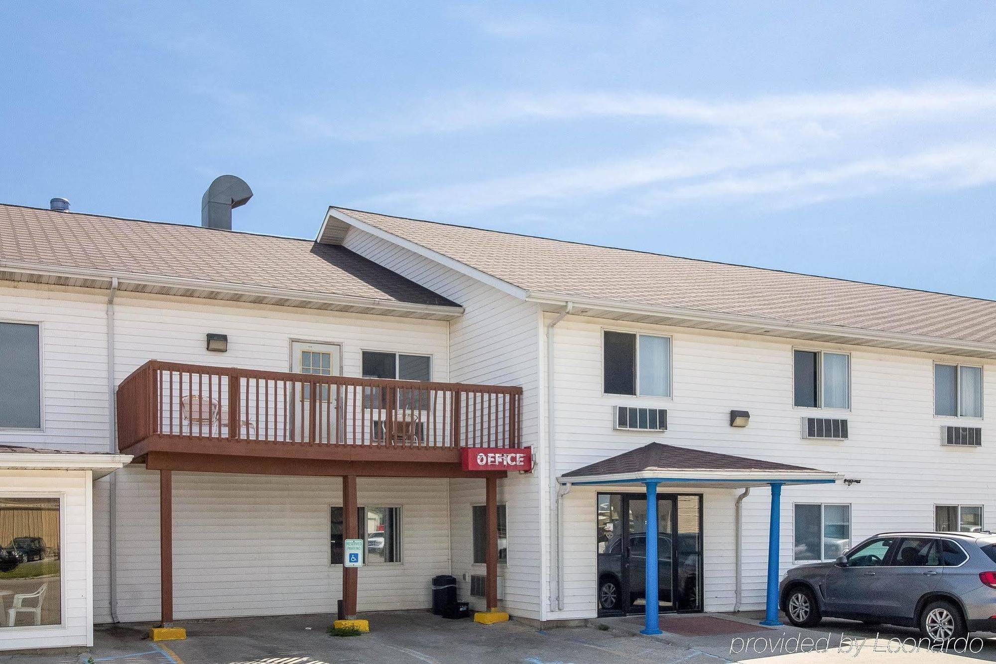 Rodeway Inn West Fargo Bagian luar foto