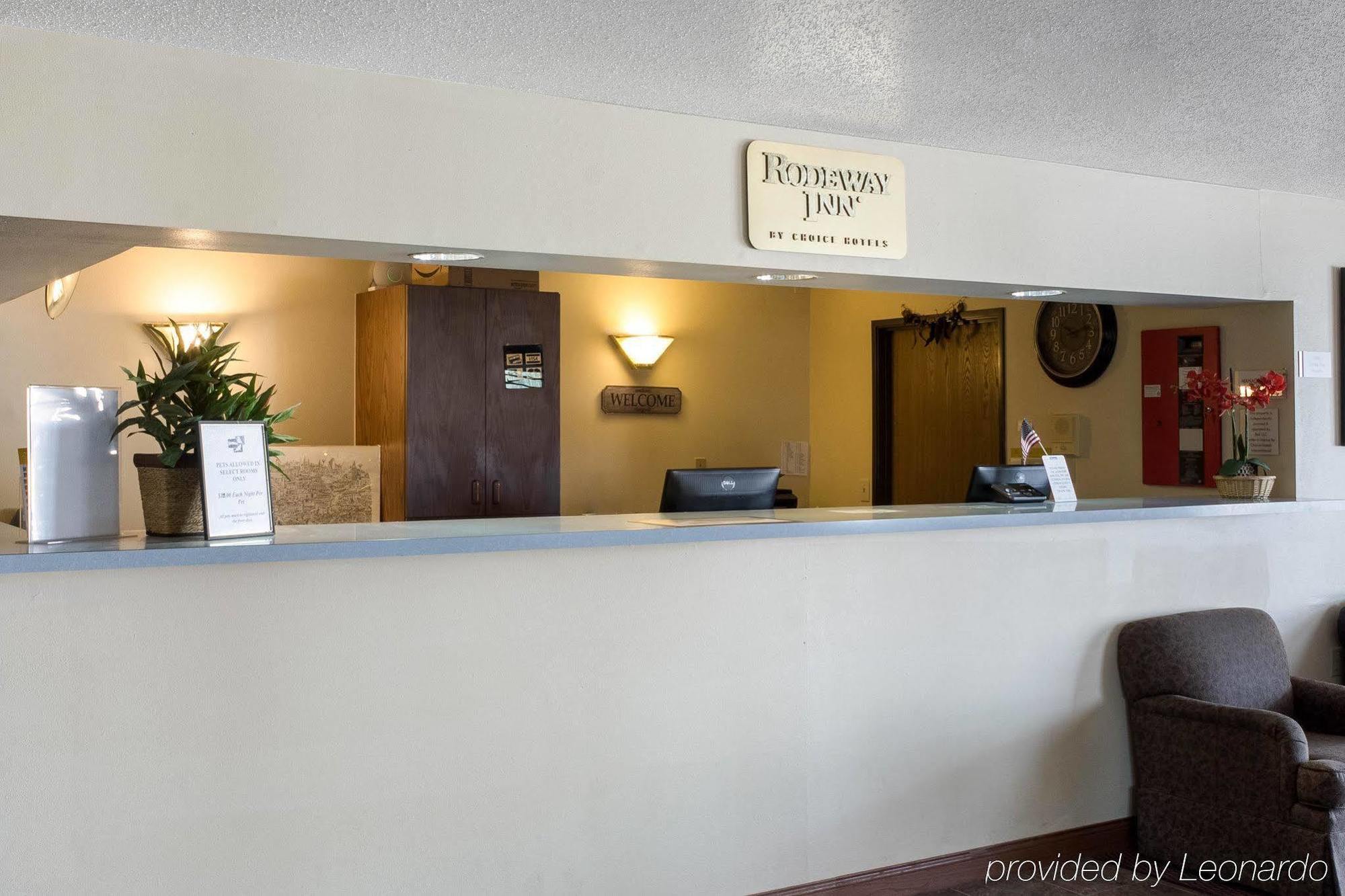 Rodeway Inn West Fargo Bagian luar foto