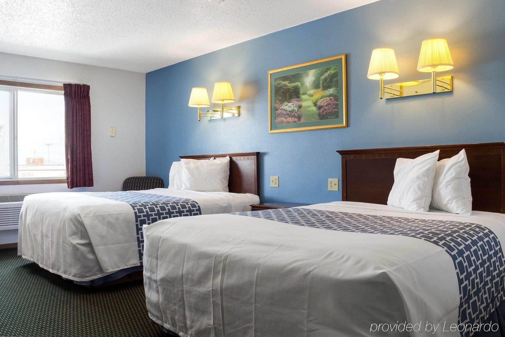 Rodeway Inn West Fargo Bagian luar foto