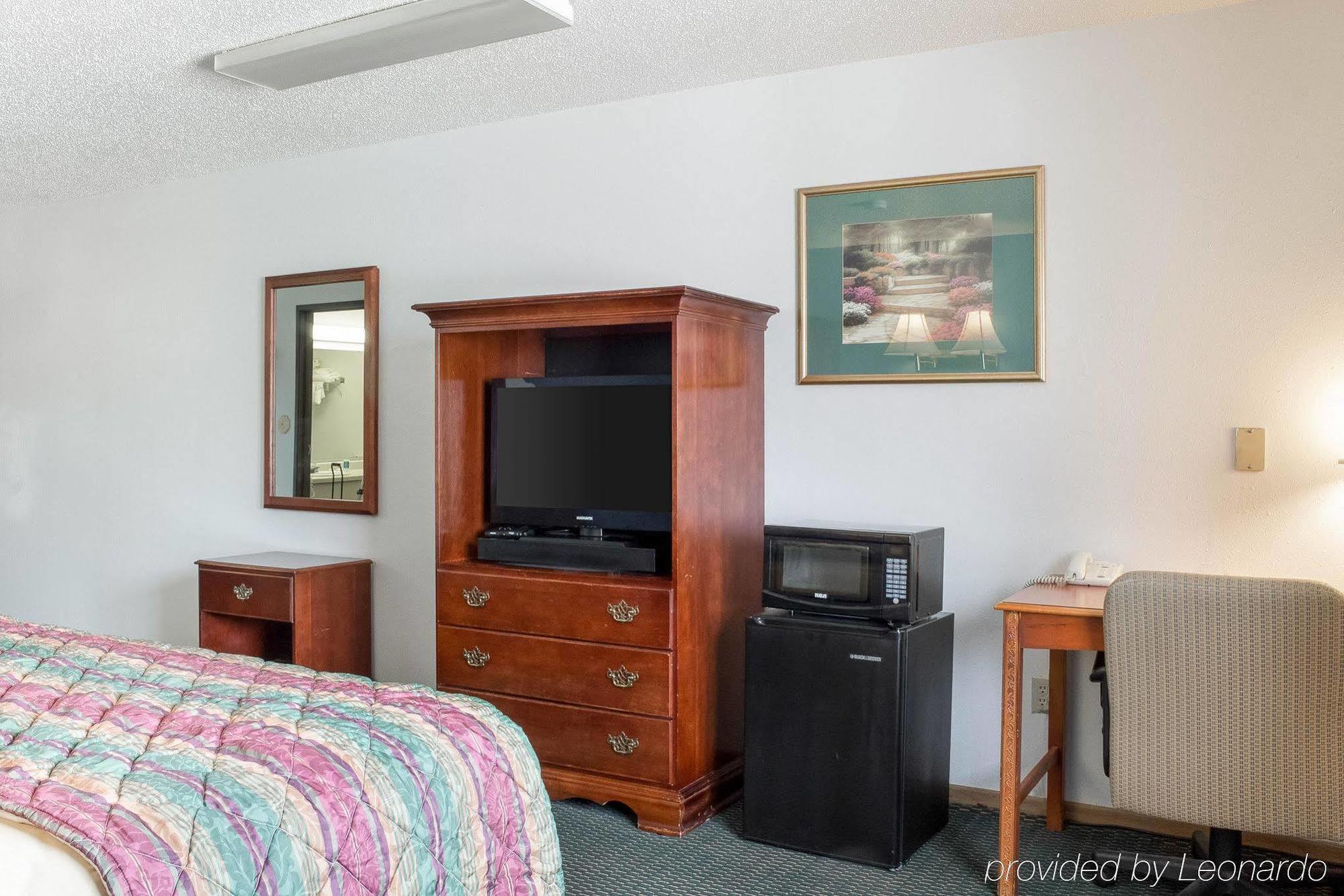 Rodeway Inn West Fargo Bagian luar foto
