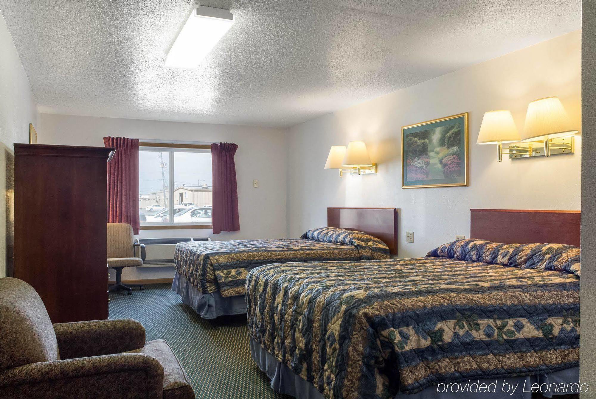 Rodeway Inn West Fargo Bagian luar foto