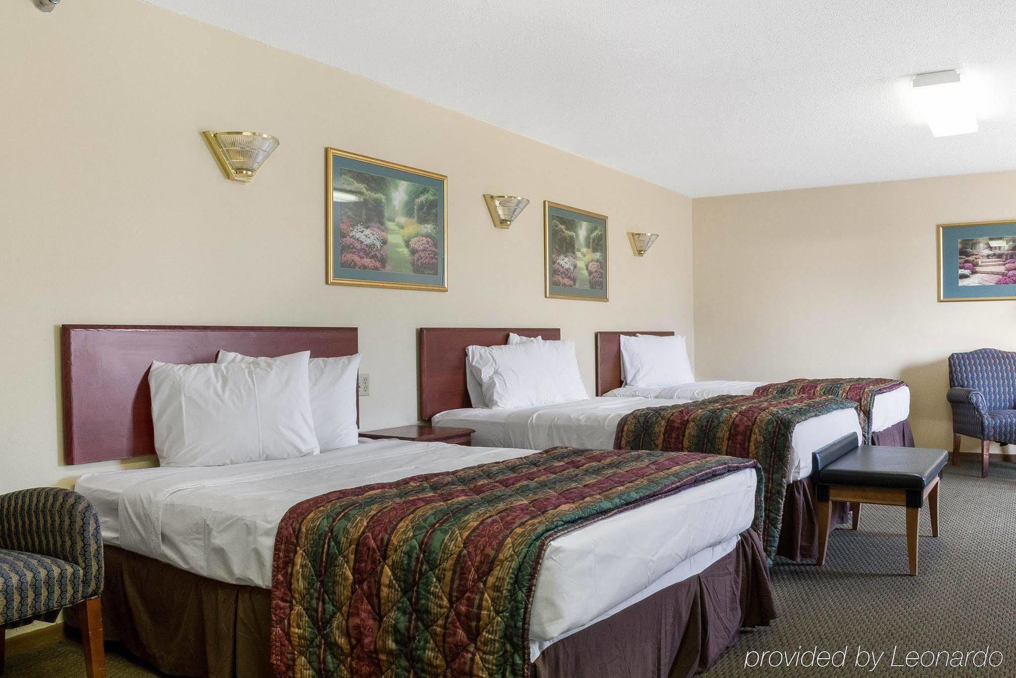 Rodeway Inn West Fargo Bagian luar foto