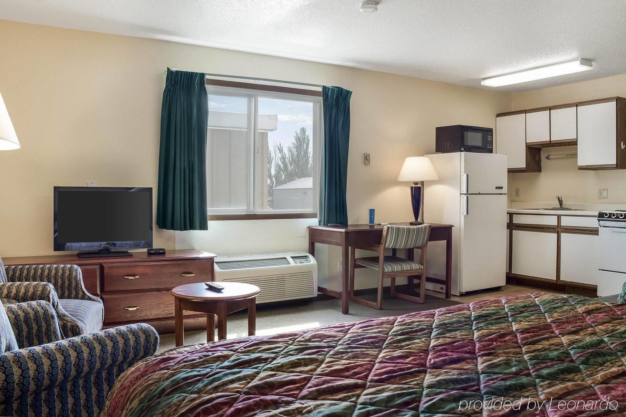 Rodeway Inn West Fargo Bagian luar foto