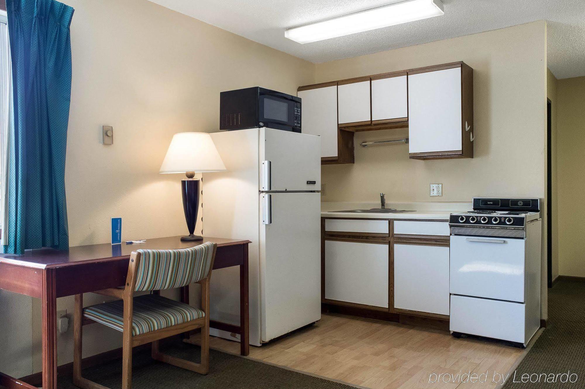 Rodeway Inn West Fargo Bagian luar foto