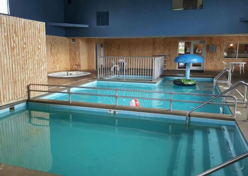 Rodeway Inn West Fargo Bagian luar foto