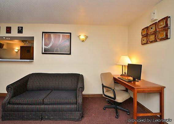 Rodeway Inn West Fargo Bagian luar foto