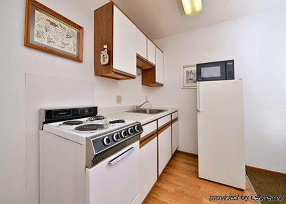 Rodeway Inn West Fargo Bagian luar foto