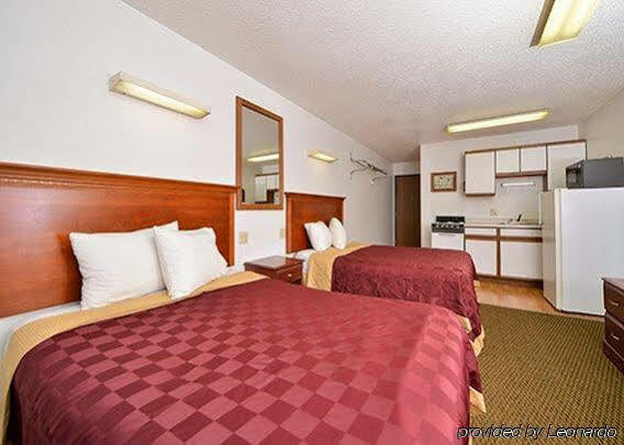 Rodeway Inn West Fargo Bagian luar foto